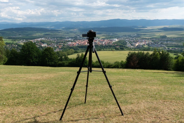 Kamera na statíve